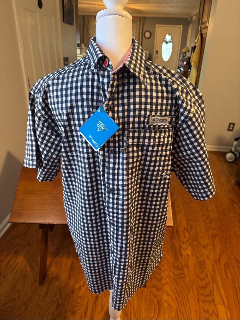 Columbia Men’s fishing navy & White Gingham Short-Sleeve Button-Down Shirt - Picture 3 of 13